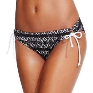 Crotchet chevron bikini bottoms